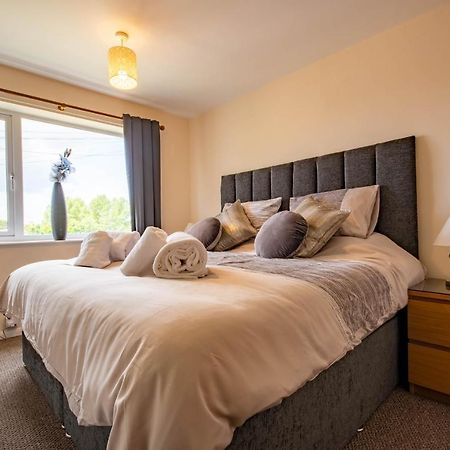 3-Bedroom House With Garden, Conservatory, In Centre Of ウスター エクステリア 写真