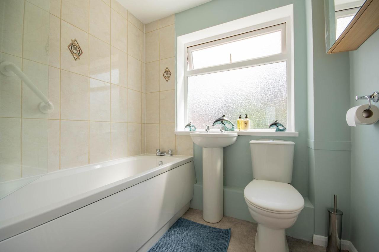 3-Bedroom House With Garden, Conservatory, In Centre Of ウスター エクステリア 写真