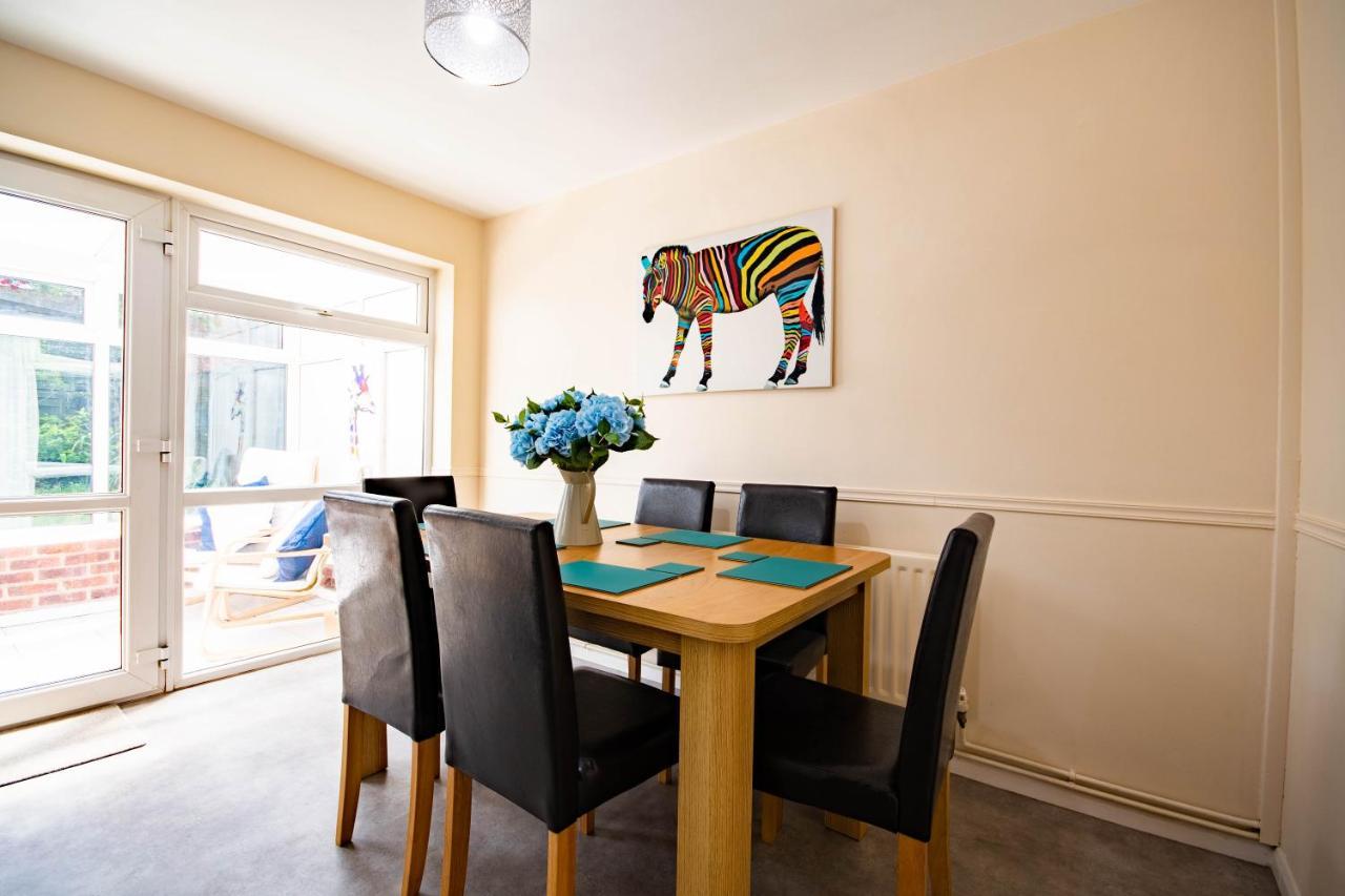 3-Bedroom House With Garden, Conservatory, In Centre Of ウスター エクステリア 写真
