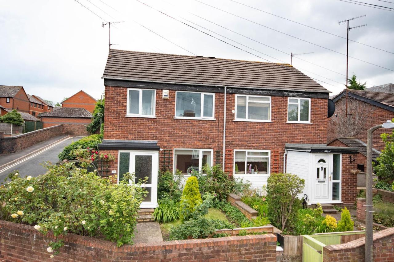 3-Bedroom House With Garden, Conservatory, In Centre Of ウスター エクステリア 写真