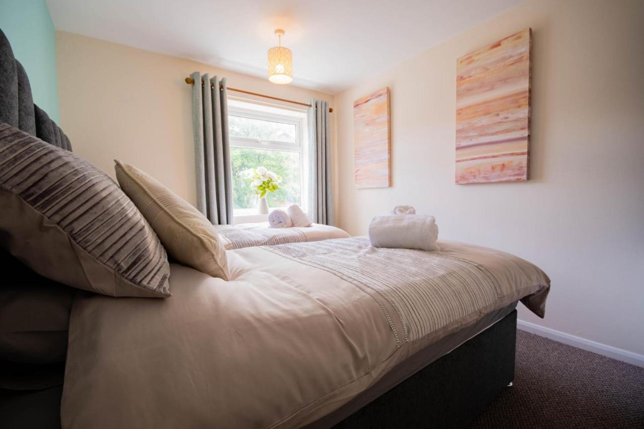 3-Bedroom House With Garden, Conservatory, In Centre Of ウスター エクステリア 写真