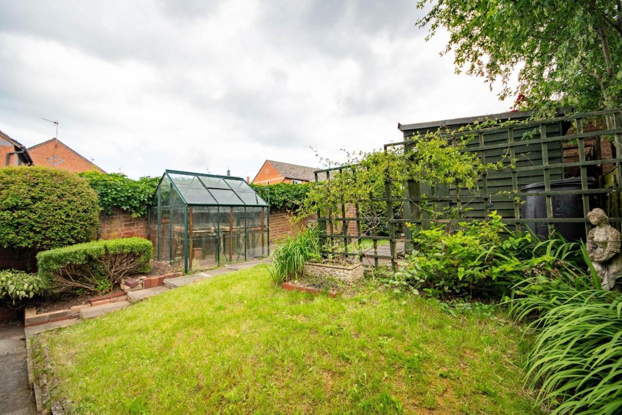 3-Bedroom House With Garden, Conservatory, In Centre Of ウスター エクステリア 写真